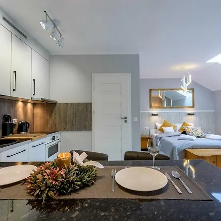 Apartament Deluxe - 5d Lägenhet